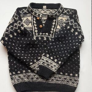 Men's wool Nepalese Black & Cream Patterned Sweater with wooden buttons
